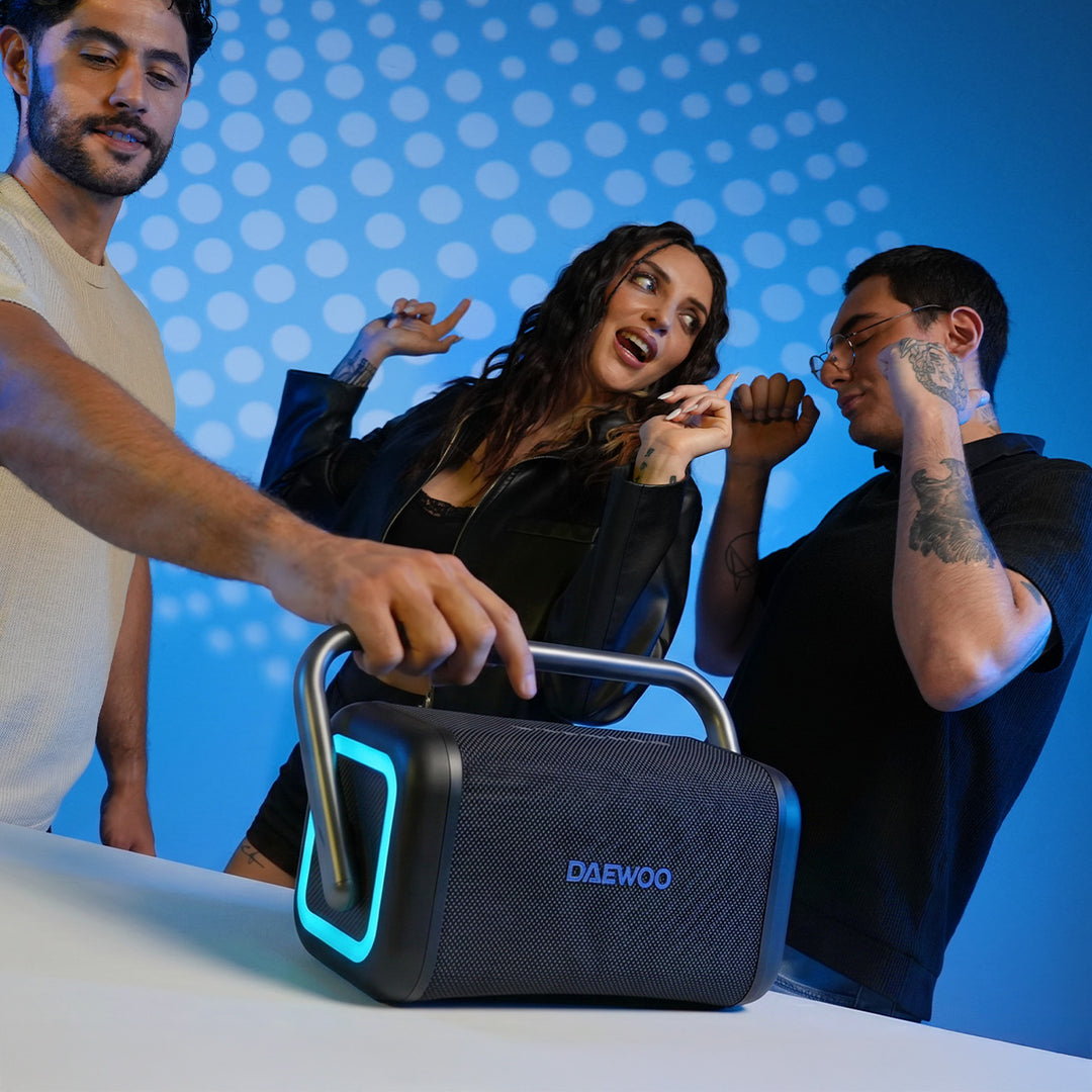 Bocina Daewoo Boom Box 120 Bluetooth 5.4 TWS IPX5 Con Ecualizador y Luces Multicolor